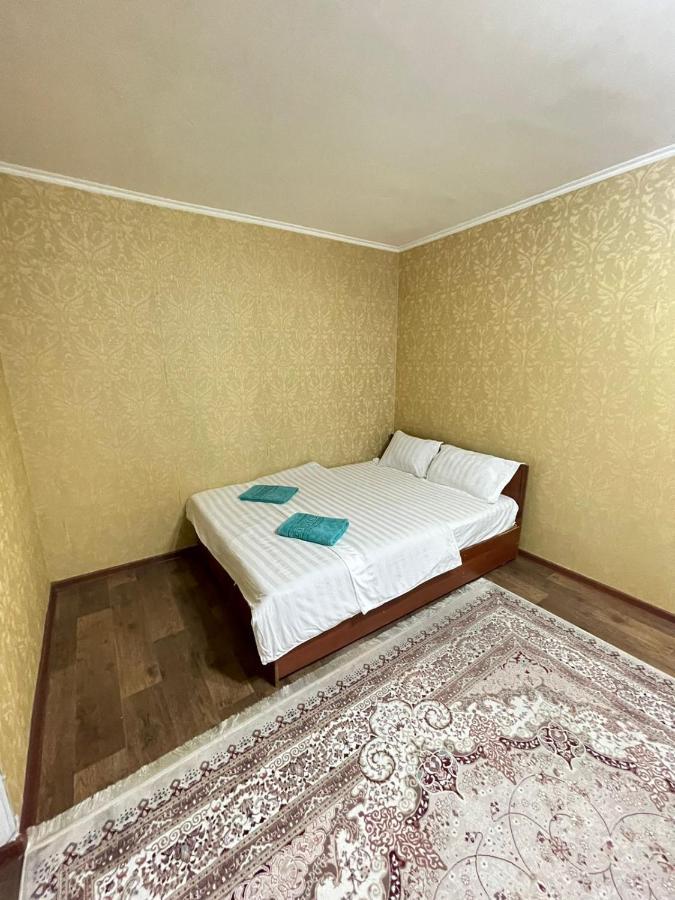 Квартира Рядом Арбата, Гоголя 92 Алма Ата Екстериор снимка